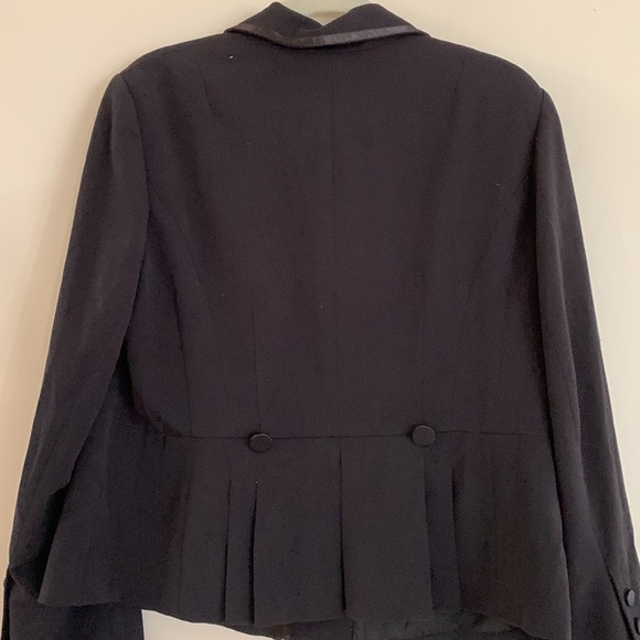 Women’s jacket - Picture 2 of 8